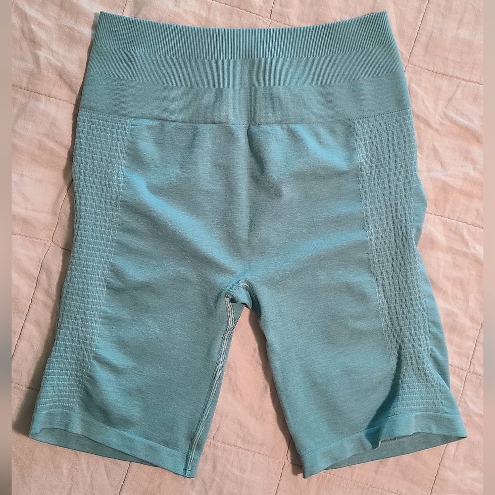 Alphalete Shorts - Picture 3 of 5